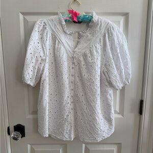 White Eyelet Blouse XL/XXL puff sleeves, ruffle collar